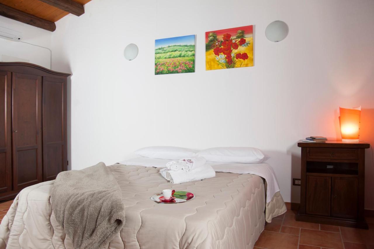 Mirose'S Holiday Home Castelbuono  Bagian luar foto