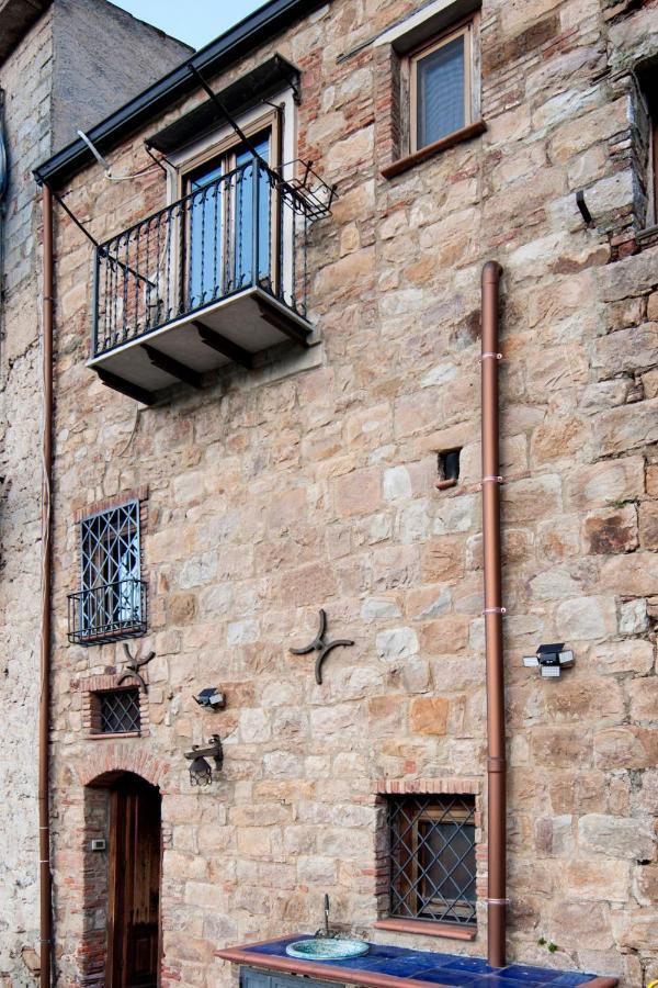 Mirose'S Holiday Home Castelbuono  Bagian luar foto