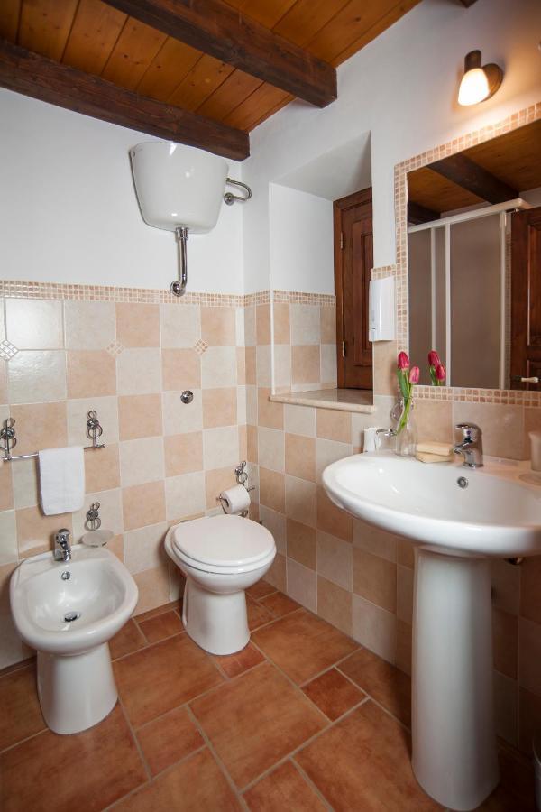 Mirose'S Holiday Home Castelbuono  Bagian luar foto